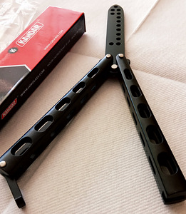 LIBLIKAS NUGA KANDAR, TREENINGU, KARAMBIT (3 foto / 4)