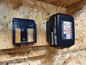 Держатель батареи StealthMounts для аккумуляторов Makita 18V (6 фото из 8)