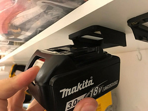 Держатель батареи StealthMounts для аккумуляторов Makita 18V (8 фото из 8)