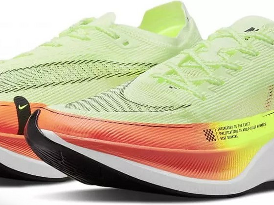 Беговые кроссовки Nike ZoomX Vaporfly Next% 2