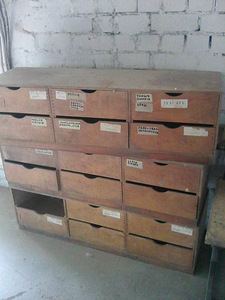 Выдвижные ящики (1 фото из 2)