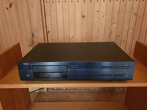 CD-проигрыватель YAMAHA CDX-480 (1 фото из 1)