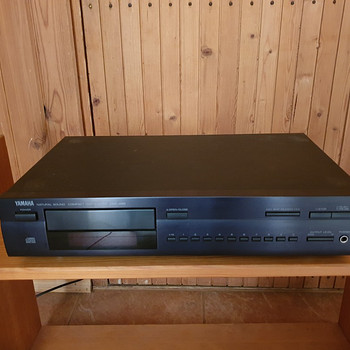 CD-проигрыватель YAMAHA CDX-480