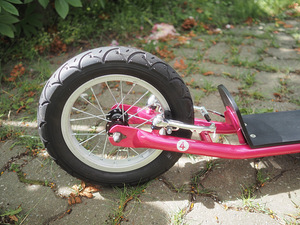 Yedoo Four Scooter (3 фото из 6)