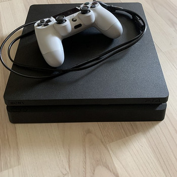 Ps4 slim 1tb
