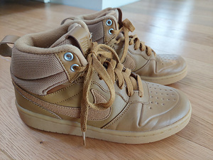 Кроссовки Nike 36.5 (1 фото из 2)