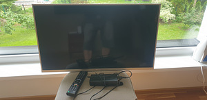 Телевизор SONY BRAVIA 32" (1 фото из 3)