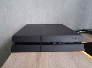 PlayStation 4 (4 фото из 5)