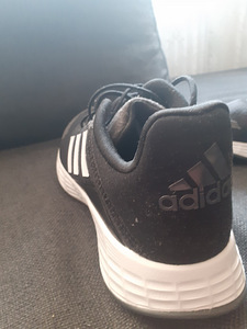 Кросовки Adidas (2 фото из 4)