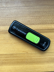 USB Flash drive 16 GB Transcend Флешка 16 гб Mälupulk (1 фото из 3)
