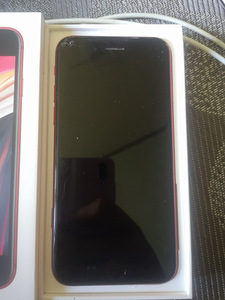 iPhone SE 2020 (6 фото из 6)