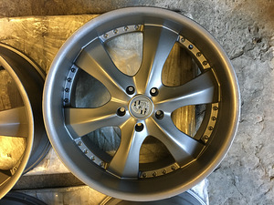 Porsche Cayenne/ VW Touareg/ Audi Q7 R22" valuveljed (4 foto / 10)