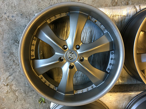 Porsche Cayenne/ VW Touareg/ Audi Q7 R22" valuveljed (6 foto / 10)