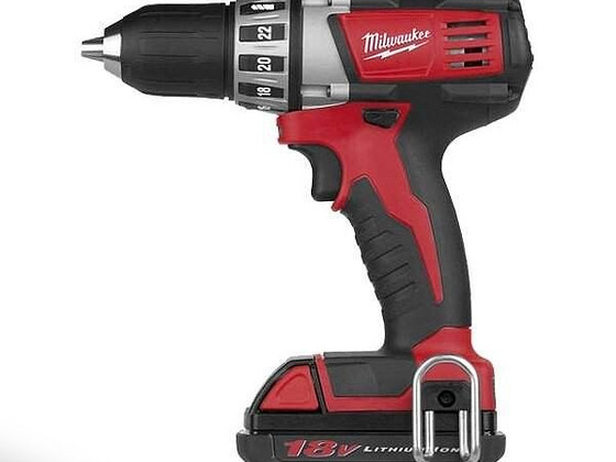 Аккумуляторная дрель-шуруповерт Milwaukee C18 DD + Аку