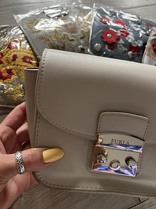Сумка Furla (3 фото из 3)