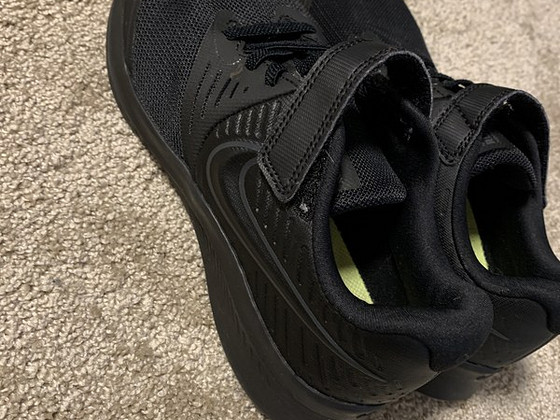 Продаю кроссовки nike