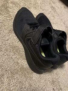 Müüa nike tossud (1 foto / 2)