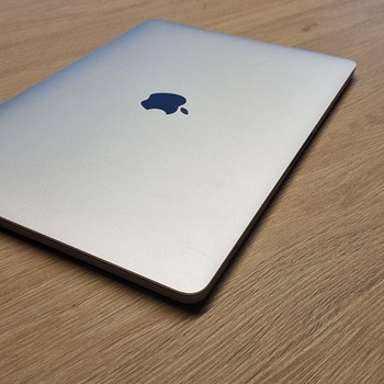Apple Macbook Pro 2017, 2x Thunderbolt3