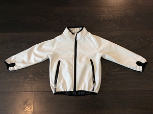 Softshell s. 92 & Polarn O. Pyret s. 80 (3 foto / 3)