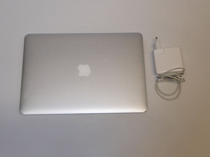 Ноутбук Apple MacBook Air A1465 + зарядка (3 фото из 6)