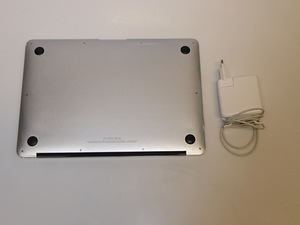 Ноутбук Apple MacBook Air A1465 + зарядка (4 фото из 6)