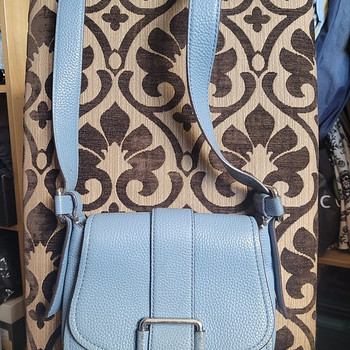 Кожаная сумка Michael Kors