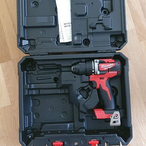 Аккумуляторная дрель milwaukee M18 CBLDD-0C (1 фото из 3)