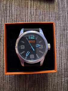 Часы Hugo Boss (2 фото из 3)