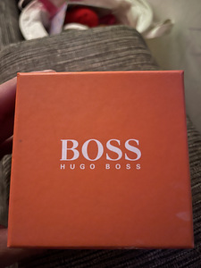 Часы Hugo Boss (3 фото из 3)