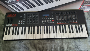 Миди-клавиатура Akai mpk261 (2 фото из 6)