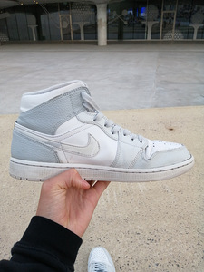 Nike Air Jordan Mid 1 (3 фото из 4)