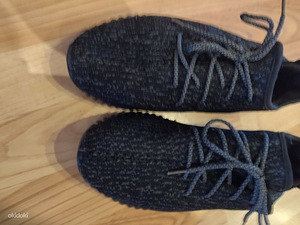 Кроссовки Adidas Yeezy Boost 350 Pirate Black (2 фото из 3)