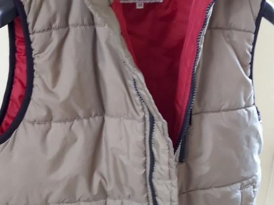 Теплый жилет H&M, размер 128