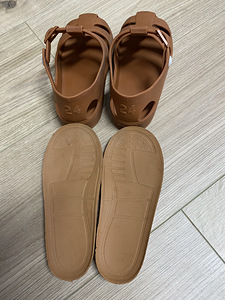 Silikoonist sandaalid ZARA (6 foto / 7)