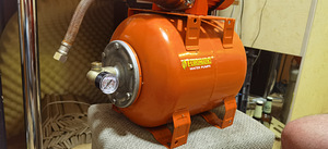 Hüdrofoori paisupaak "VAREM" 19L (1 foto / 3)
