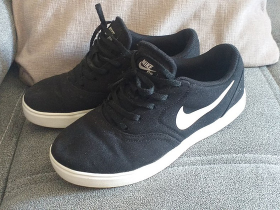 Кроссовки NIKE