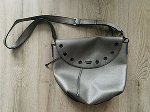 Сумка GUESS (1 фото из 3)