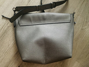 Сумка GUESS (3 фото из 3)