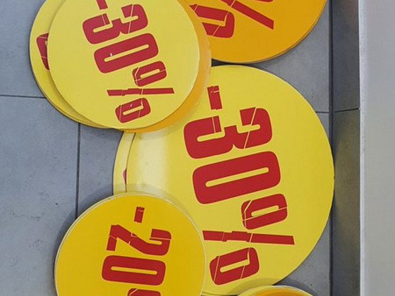 Plastist reklaamflaierid.