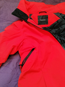 Peak Performance — КУРТКА VM6 SKI INSULATED 2L (размер M) (1 фото из 8)