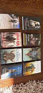 Книги (1 фото из 1)