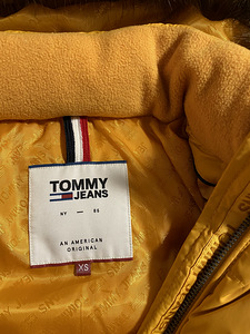 Tommy Jeans ( XS ) (4 фото из 4)