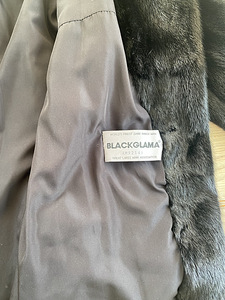 Naaritsakasukas Blackglama / Naaritsa kasukas Blackgamma (2 foto / 2)