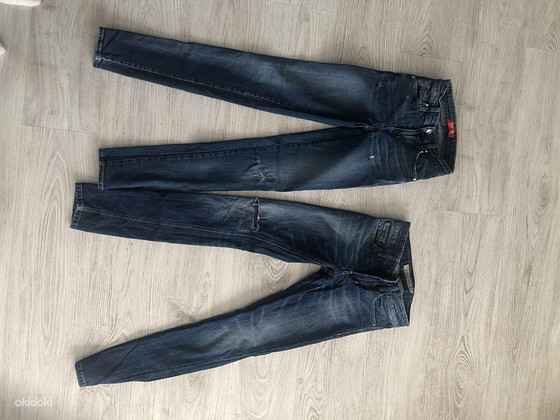 Джинсы Calvin Klein & Guess