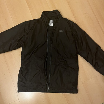 Продам пуховик HELLY HANSEN