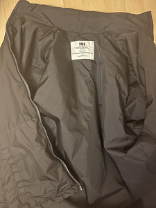 Продам пуховик HELLY HANSEN (2 фото из 2)