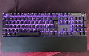 Müüa hästi hoitud Steelseries Apex 5 klaviatuur. (2 foto / 3)