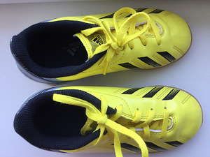 Adidas обувь (зал) s,29 (3 фото из 3)