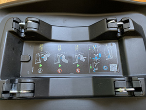 Maxi-Cosi 2wayPearl turvatool + 2wayFix alus (7 foto / 10)