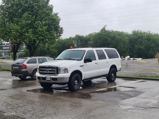 Ford Excursion